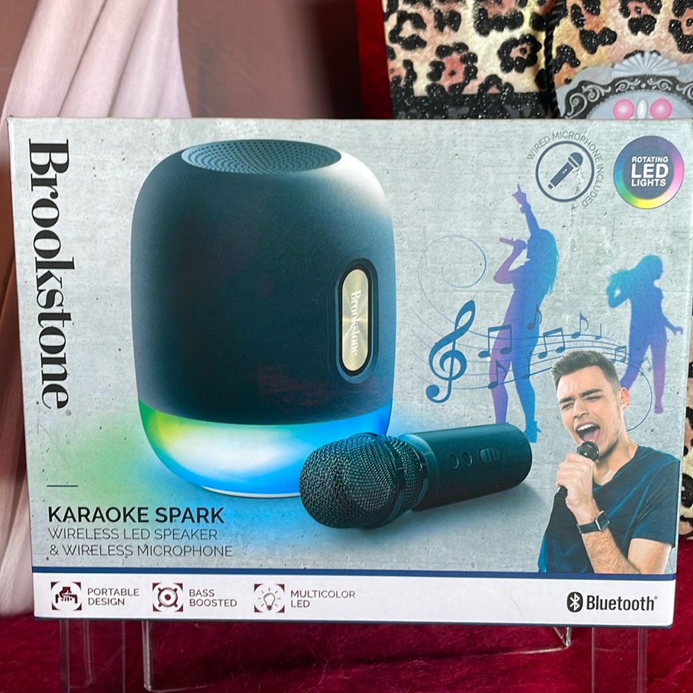 BROOKSTONE WIRELESS MULTICOLOR LED KARAOKE SPARK SPEAKER, MICROPHONE BLUETOOTH